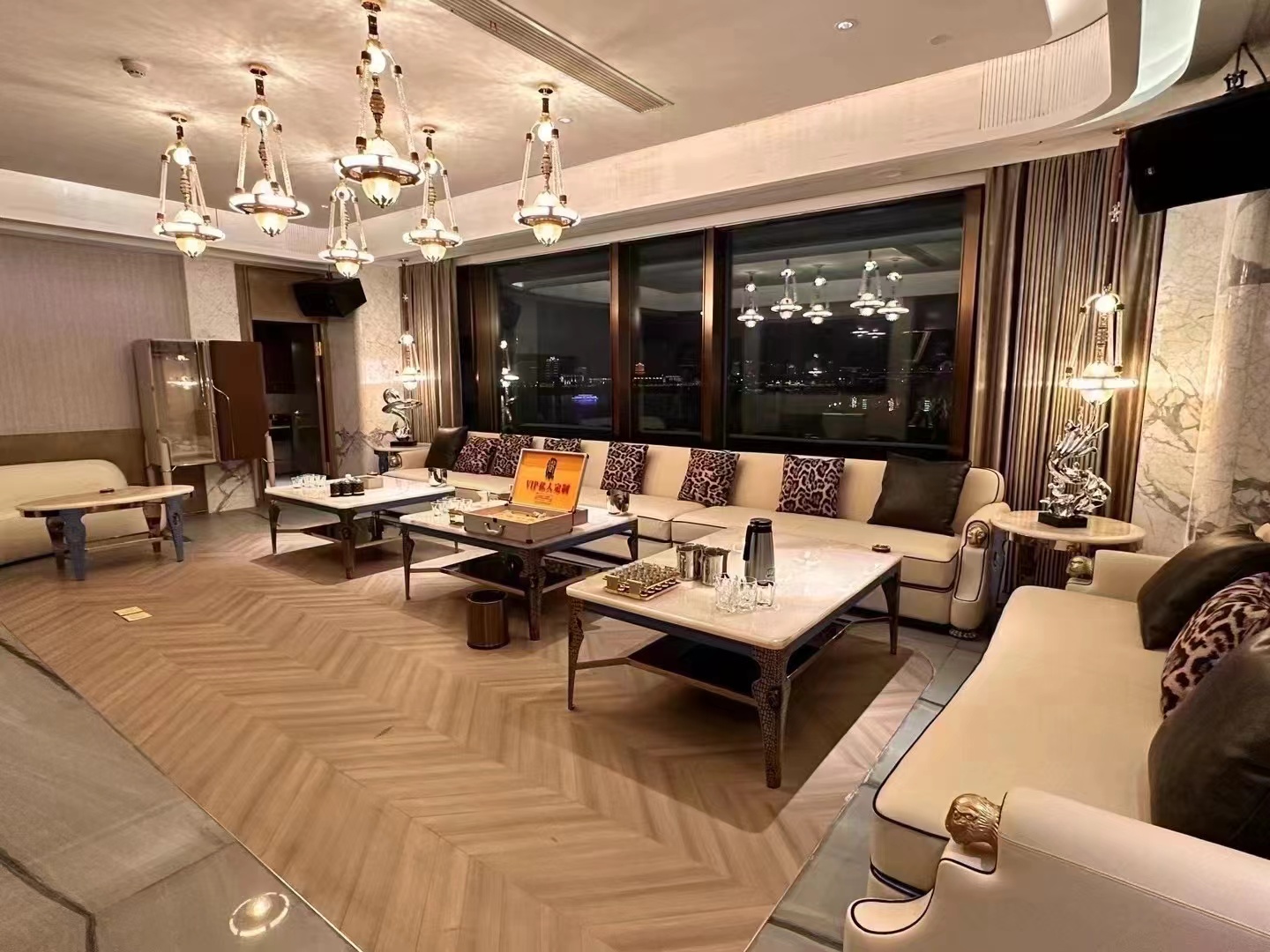 豪华包厢内部环境